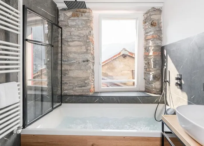 Dn Art Blevio - Apt N Romantic Lake Como Apartment With 1 Bedroom And Indoor Jacuzzi - 5 Guests