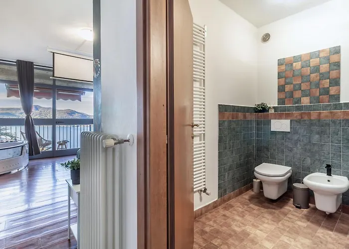 Jacuzzi Lake View Suite